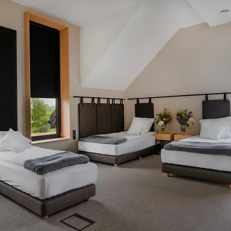 Karma House Goscienczyce Bed & Breakfast Grojec  Exterior photo
